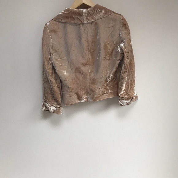 A beautiful BEBE blush blazer - Picture 7 of 7